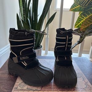 Gently worn toddler boys snow boots
